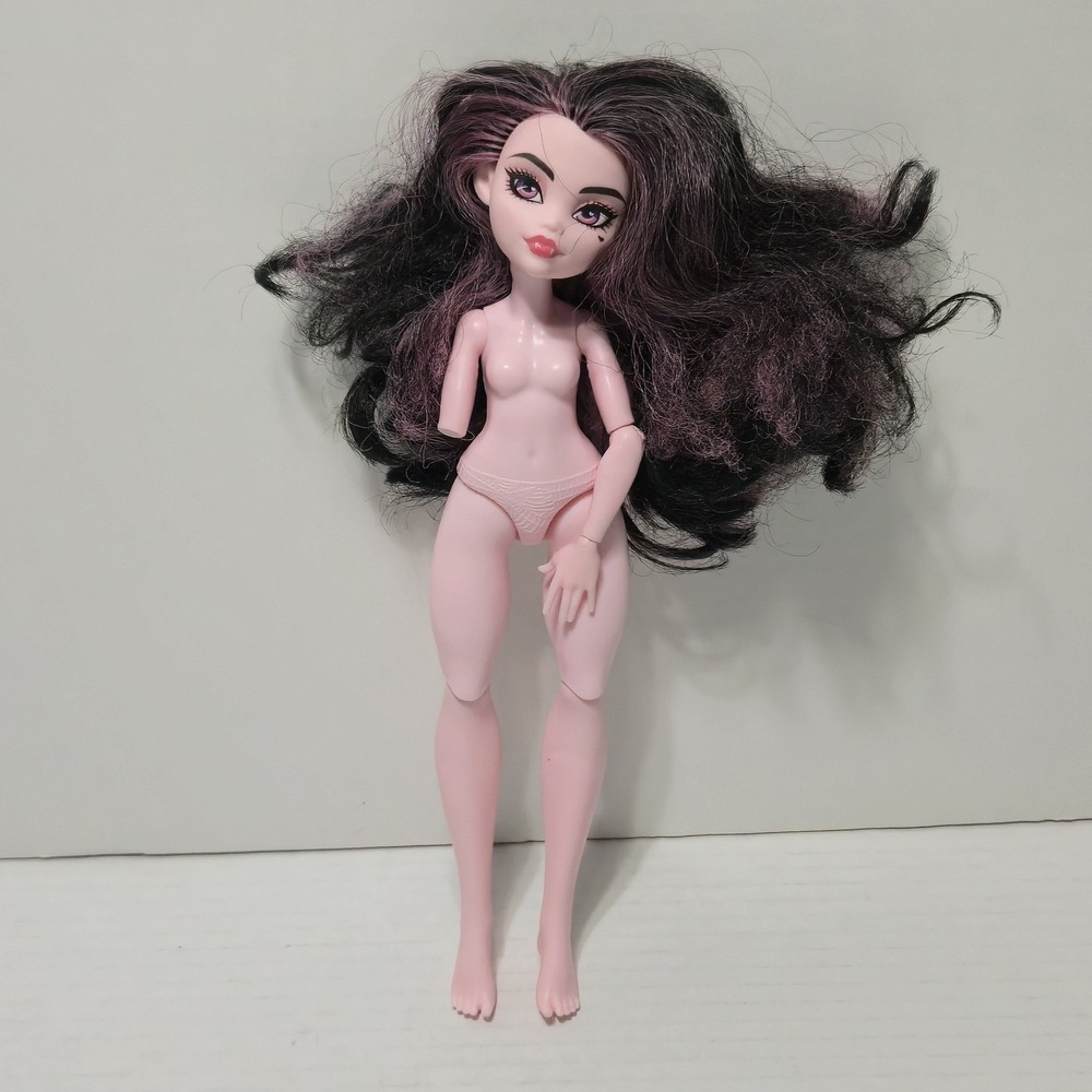 Mattel Monster High G3 Draculaura Doll Body Nude Missing Right Arm For Parts